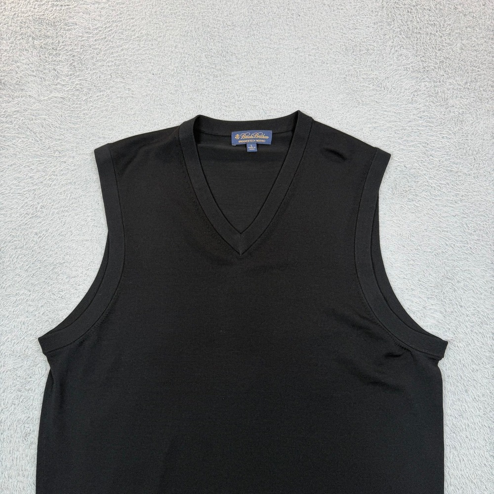 Brooks Brothers Brookstech Merino Wool V-Neck Sweater Vest Mens‎ L Black Solid - Picture 3 of 9